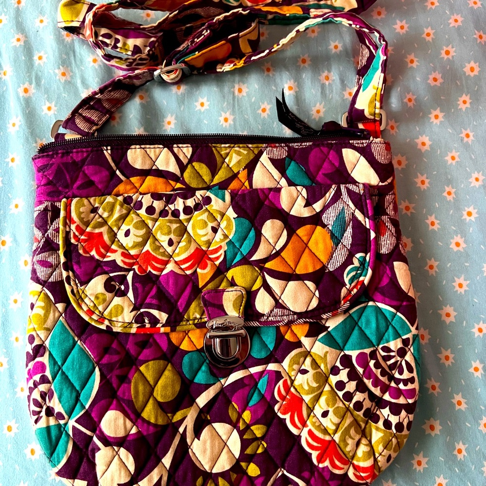 Vera Bradley Hipster saddle in plum crazy pattern ( retired pattern) - Picture 2 of 8